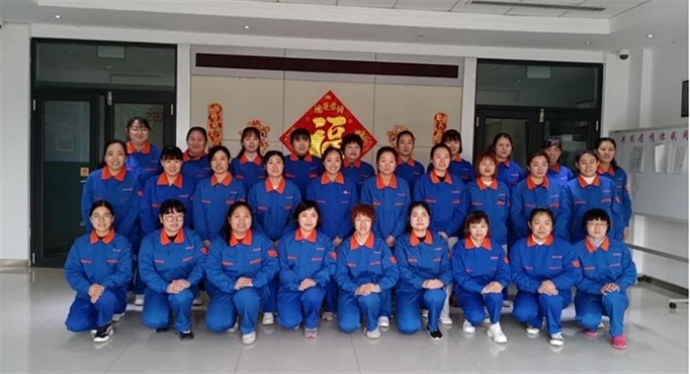 巾幗綻芳華！金鐘科技集團精密儀器車間應(yīng)變計班：精密儀器生產(chǎn)線上的“解題人”